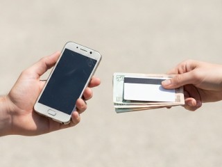 instant-cash-when-you-sell-old-phone-in-uae
